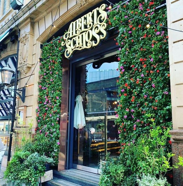 ALBERT’S SCHLOSS IS BACK WITH A WEEK-LONG LAUNCH PARTY AND A HUGE FLORAL WELCOME 