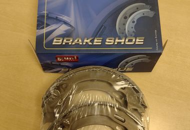 Parking Brake Shoe & Lining Kit  03+ TJ/KJ (5093390AC / JM-06659)