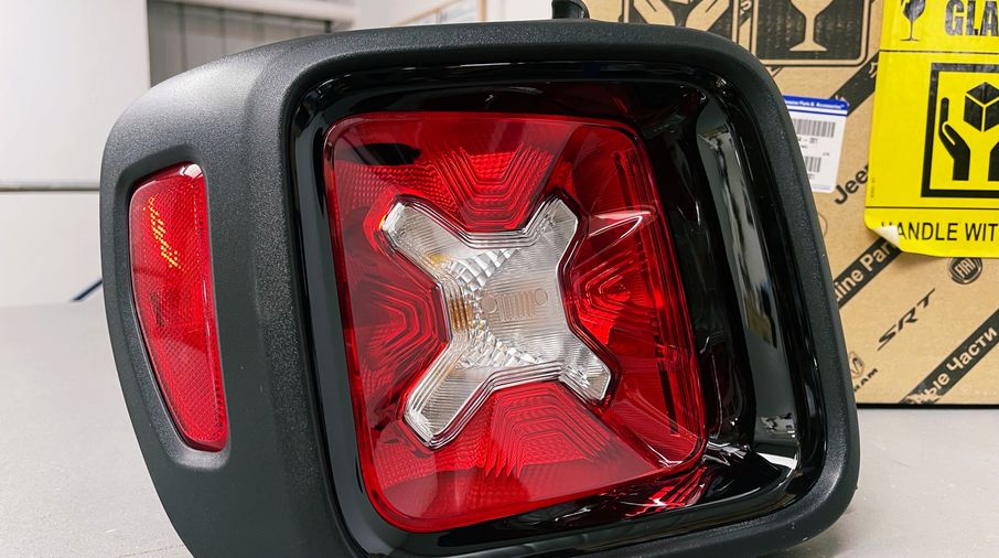 Tail Lamp, Left, Gloss, Renegade (68346461AA / JM-05642/E / Mopar)