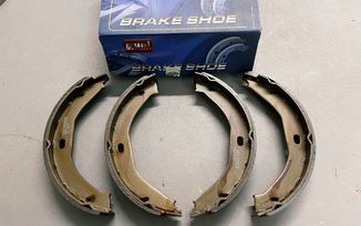 Parking Brake Shoe & Lining, WJ (5011988AB / JM-06300 / Allmakes 4x4)