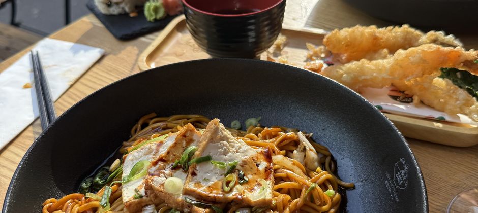 MAKI & RAMEN: Big portions, bigger flavours