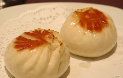 Buzzing with the cuttlefish bumblebees – afternoon tea at the Yang sing