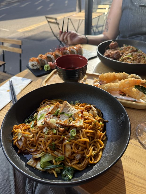 MAKI & RAMEN: Big portions, bigger flavours
