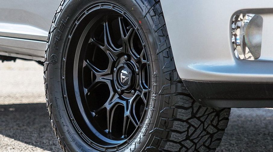 Tech D670, Matte Black, 18x9 (ET+1) (D67018907550 / JM-07346 / Fuel Off-Road)