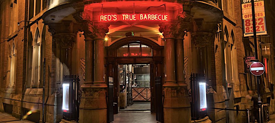 DIRTY O'SULLIVANS: New Irish bar opens in iconic Manchester site