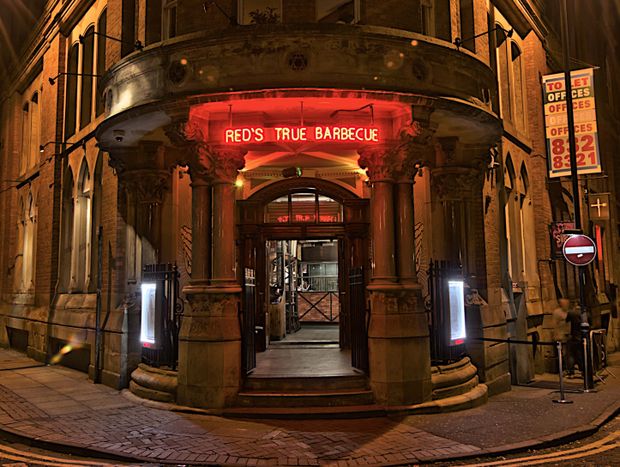 DIRTY O'SULLIVANS: New Irish bar opens in iconic Manchester site