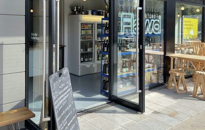 Flawd - A new Waterside Natural Wine Bar has opened beside Islington Marina 