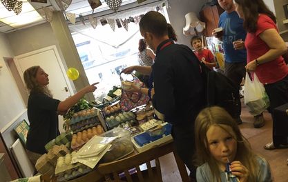 This is how we like sourcing – South Manchester Food Assembly and a pint!